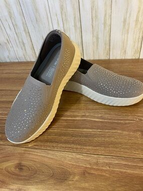 Bzees Men's Slip-On Knit Loafers in Taupe with White Sole